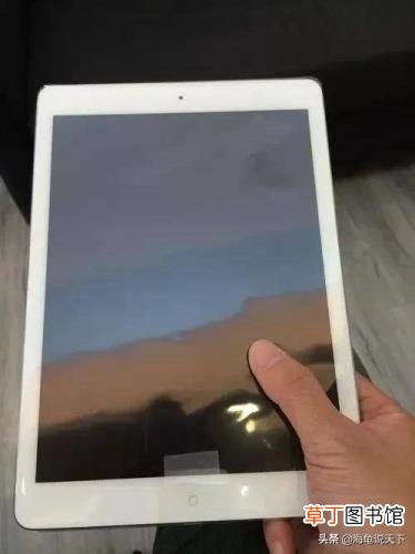 ipad充电黑屏开不了机 ipad为什么显示不在充电