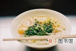 女人梦见自己吃面条什么意思