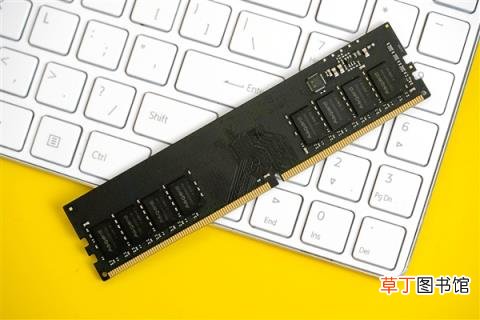 阿斯加特女武神16GB内存图赏 一键超频3200