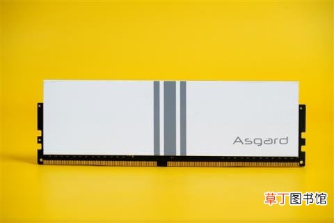 阿斯加特女武神16GB内存图赏 一键超频3200