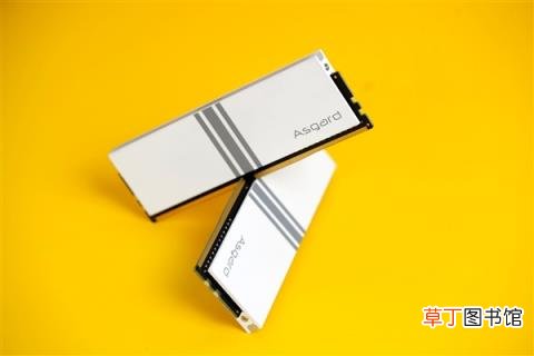 阿斯加特女武神16GB内存图赏 一键超频3200