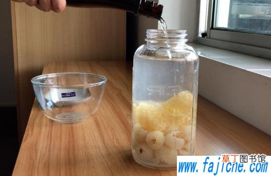 泡荔枝酒可以用米酒吗 泡荔枝酒可以用伏特加吗