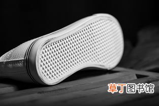 女人梦见自己找不到鞋什么意思