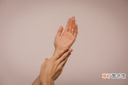女人梦见多长出手指什么意思