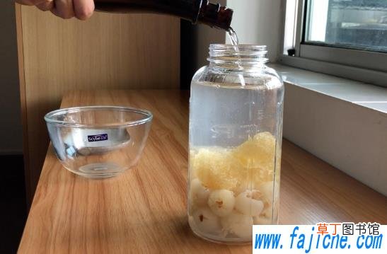 泡荔枝酒荔枝用不用晾干 荔枝泡酒荔枝需要晾干吗