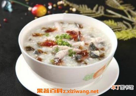 如何用电饭锅做皮蛋瘦肉粥 用电饭锅做皮蛋瘦肉粥的做法