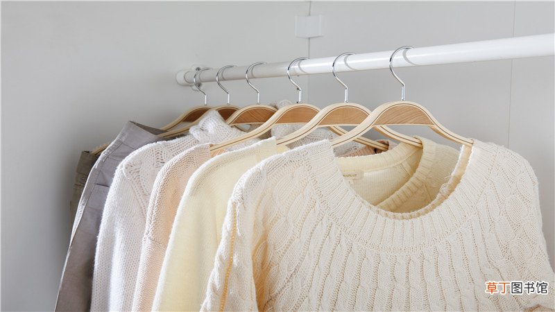 梦见自己没穿衣服是什么意思