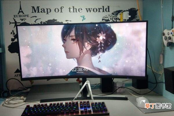 27寸选平面还是曲面