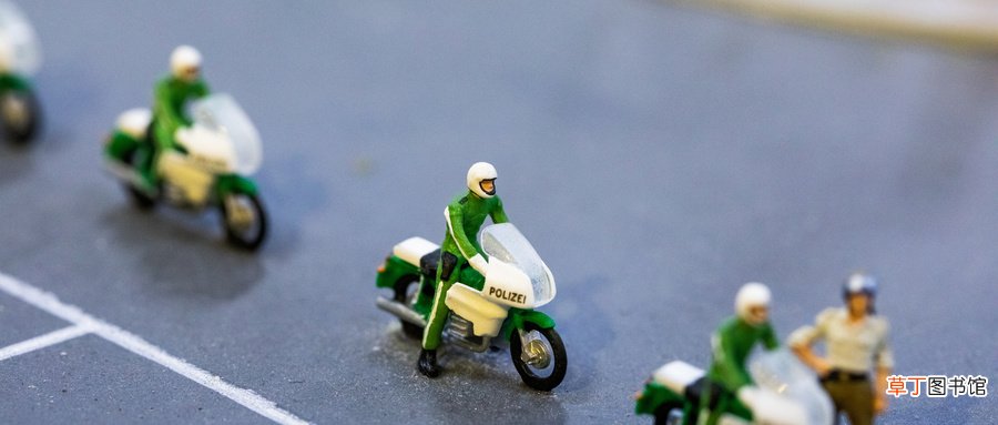 梦见被警察追着到处跑什么意思