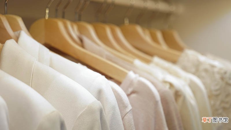 梦见我送旧衣服给别人什么意思