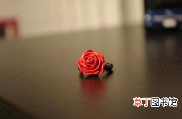 从小到大没人表白正常吗 为什么女生没人追