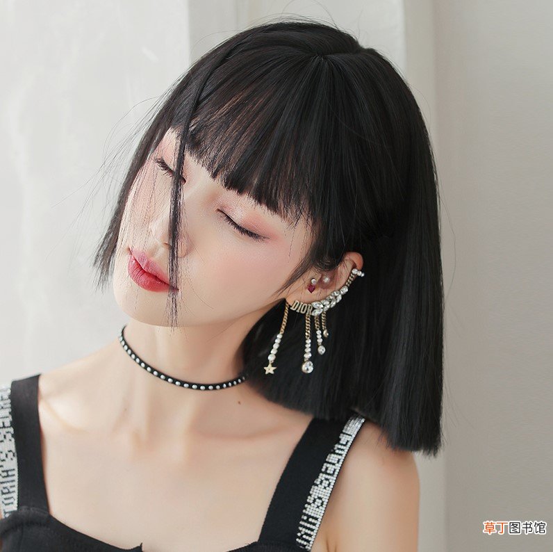 齐肩短发怎样扎丸子头