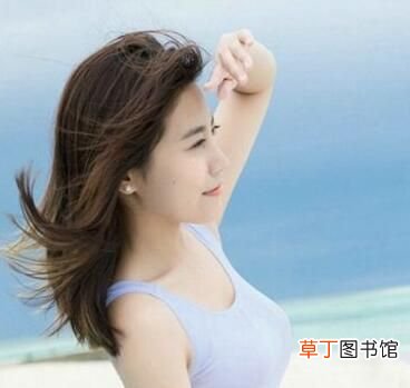 胸部小的原因 女人胸小竟是因为这些原因