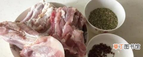 煮熟的羊肉放冰箱里冷冻能放多久 煮熟的羊肉放冰箱里冷冻能放多长时间