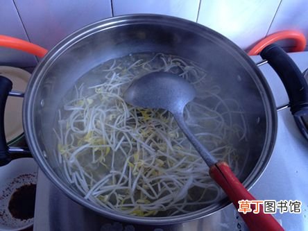 吃什么解酒 如何缓解酒后难受？