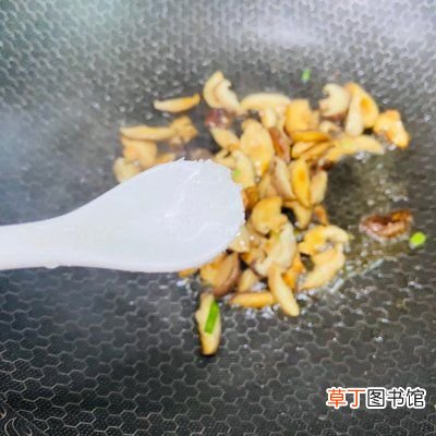 香菇炒鸡蛋 香菇炒鸡蛋的好吃美味做法