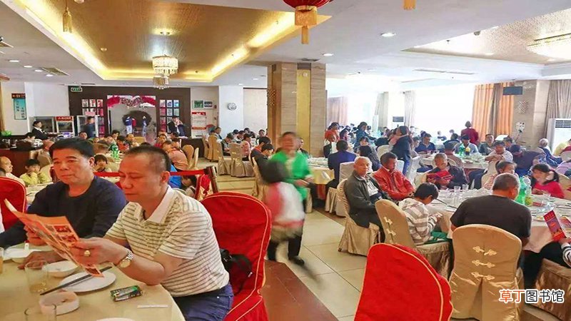 梦见好多人吃饭是什么征兆