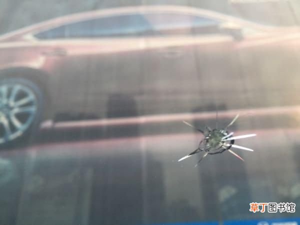 挡风玻璃裂痕修复 风挡玻璃裂了能修复吗