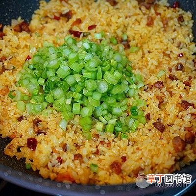 腊肠炒饭 腊肠炒饭的做法