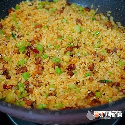 腊肠炒饭 腊肠炒饭的做法