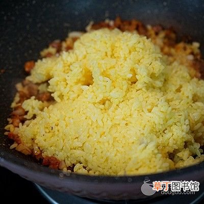 腊肠炒饭 腊肠炒饭的做法