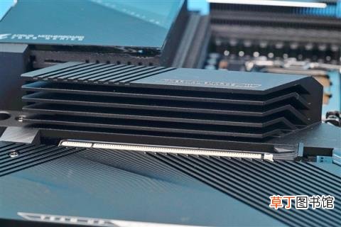 Inte 12代酷睿座驾！技嘉Z690 AORUS MASTER主板图赏