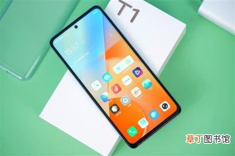 120Hz高刷+5000大电池 vivo T1电光青图赏