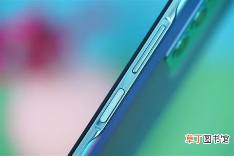 120Hz高刷+5000大电池 vivo T1电光青图赏