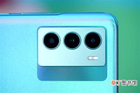 120Hz高刷+5000大电池 vivo T1电光青图赏