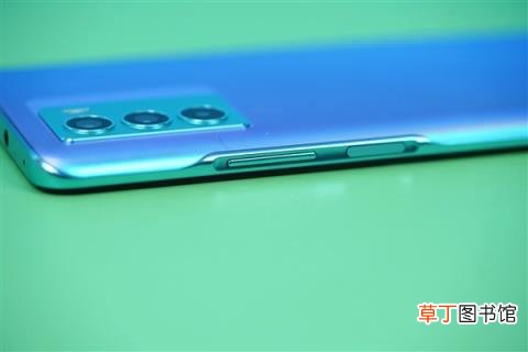 120Hz高刷+5000大电池 vivo T1电光青图赏