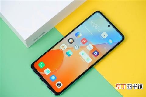 120Hz高刷+5000大电池 vivo T1电光青图赏