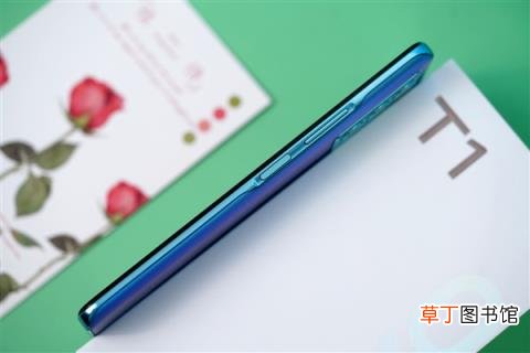 120Hz高刷+5000大电池 vivo T1电光青图赏