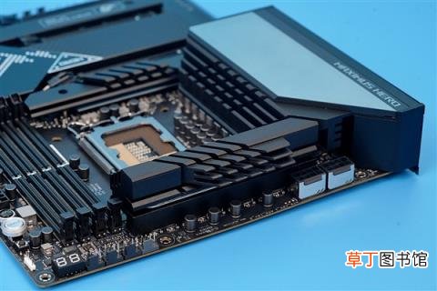12代酷睿标杆坐骑！华硕ROG MAXIMUS Z690 HERO主板图赏