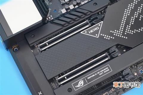12代酷睿标杆坐骑！华硕ROG MAXIMUS Z690 HERO主板图赏