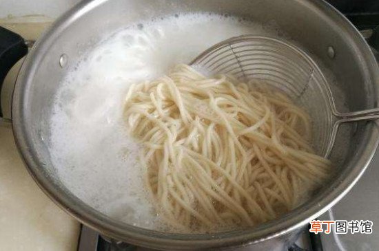 凉面里的蒜泥水怎么做