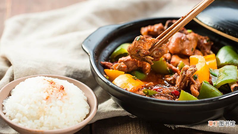 瓦香鸡和黄焖鸡区别