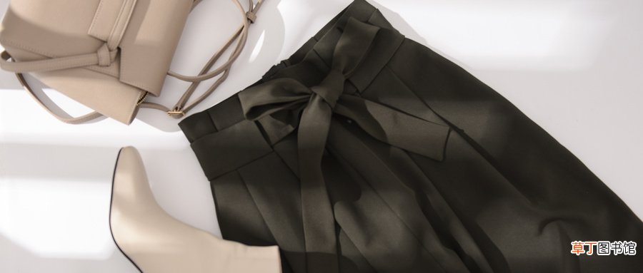 卡其色裤子配什么鞋子