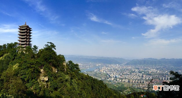 重庆轻轨穿楼是哪个站