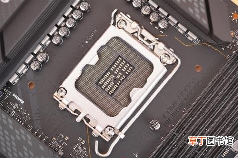12代酷睿“座驾”！微星MPG Z690 CARBON WIFI暗黑主板图赏