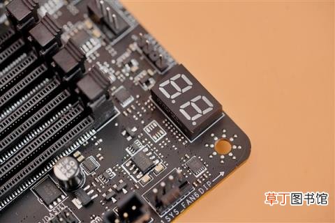 12代酷睿“座驾”！微星MPG Z690 CARBON WIFI暗黑主板图赏
