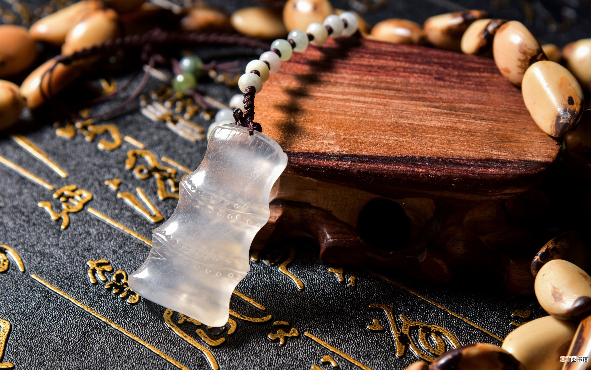 水沫子和翡翠的区别