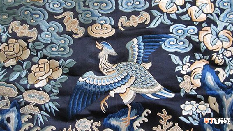 一品文官朝服上绣什么