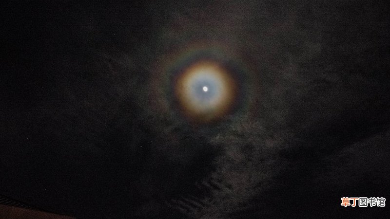 出现月晕预示着什么