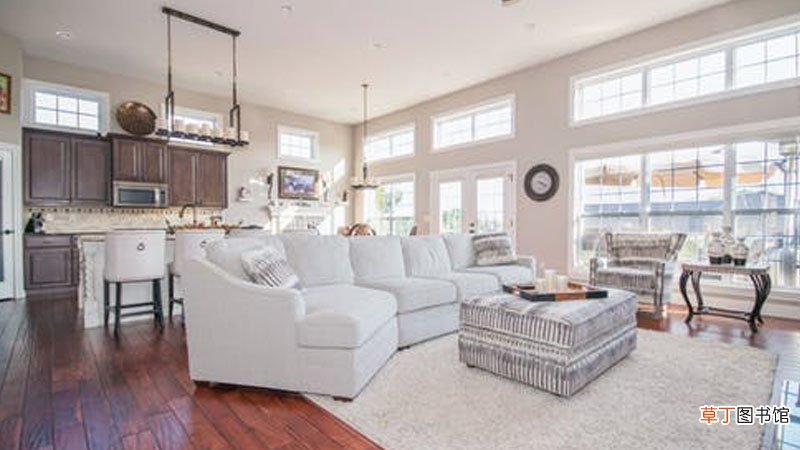 租房不退押金归110管吗