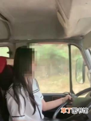女子为拍抖音博眼球非法驾驶货车！12分全扣光