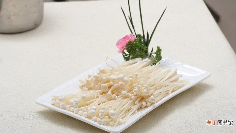 金针菇可以和鸡蛋一起吃吗