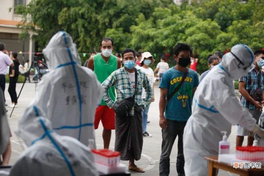 云南省瑞丽市疫情防控 双重压力之下的瑞丽