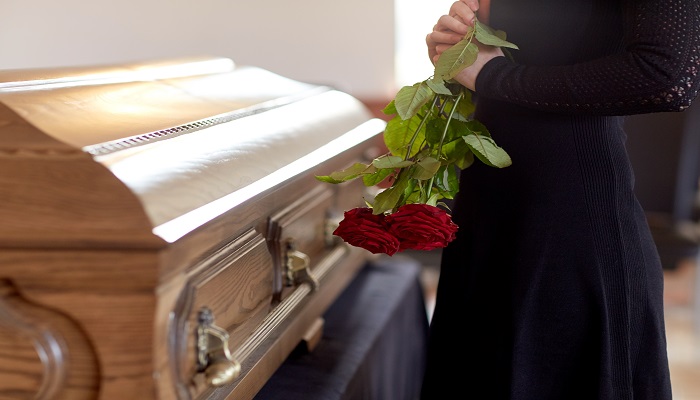 梦见死人复活爬出棺材是什么意思 梦见死人复活爬出棺材有什么预兆