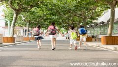 梦见小学女同学是什么意思 梦见小学女同学有什么预兆