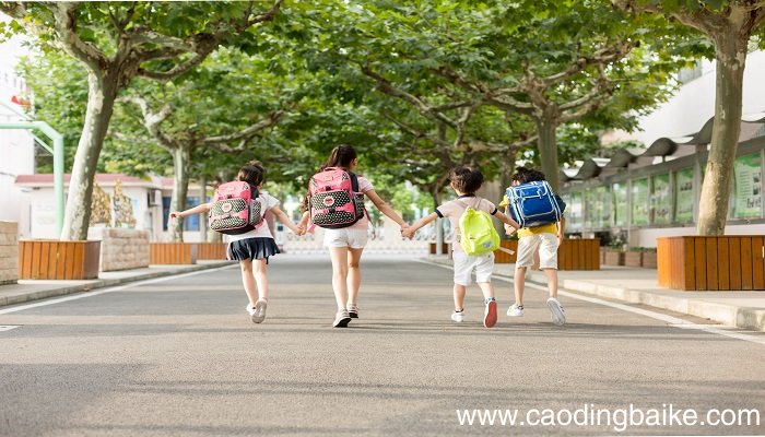 梦见小学女同学是什么意思 梦见小学女同学有什么预兆